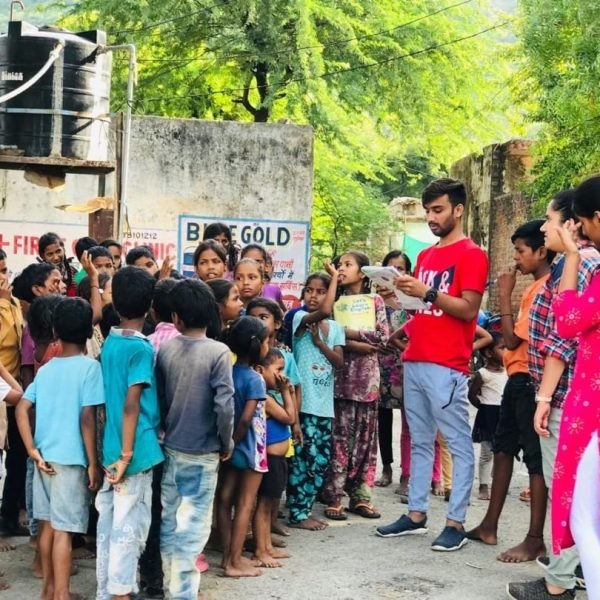 #ngo+#helpingothers+#aakriti.foundation+#socialworker+#socialservice+#smile+#happiness+#poor+#children+#love+#servethepeople